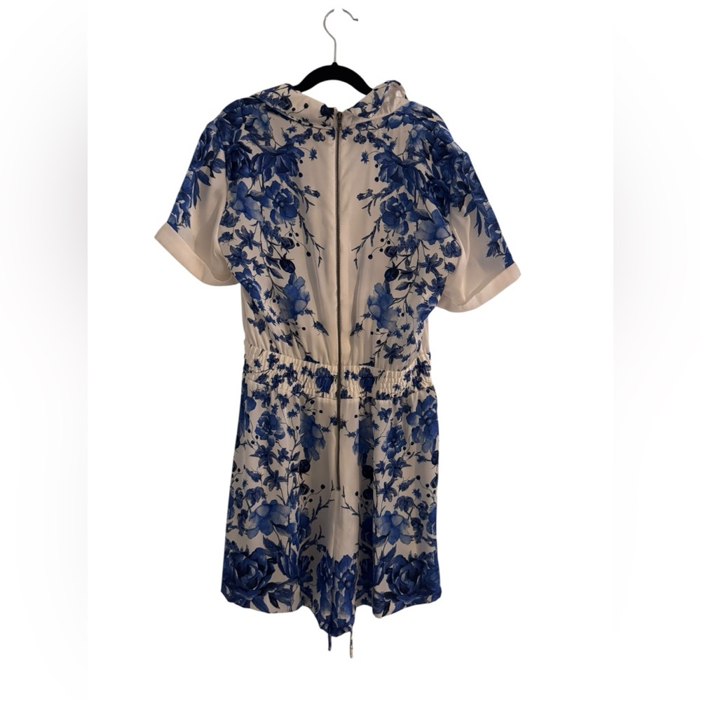 Alice + Olivia Leighton Blue White Floral Romper, Size US 2 - Picture 5 of 8